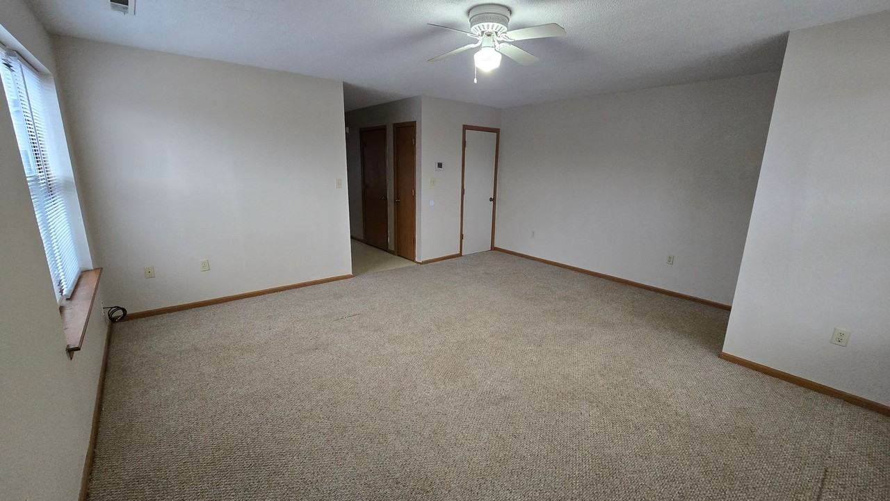 1292 W Ashley Rd - Photo 6 of 15