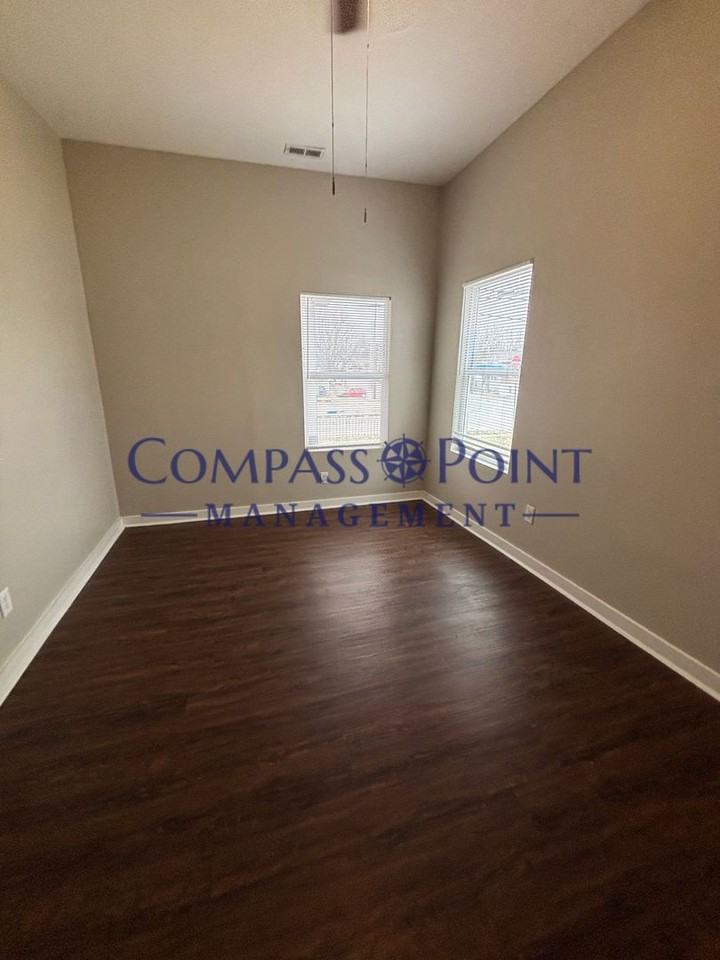 446 E Seventh St - Photo 7 of 13