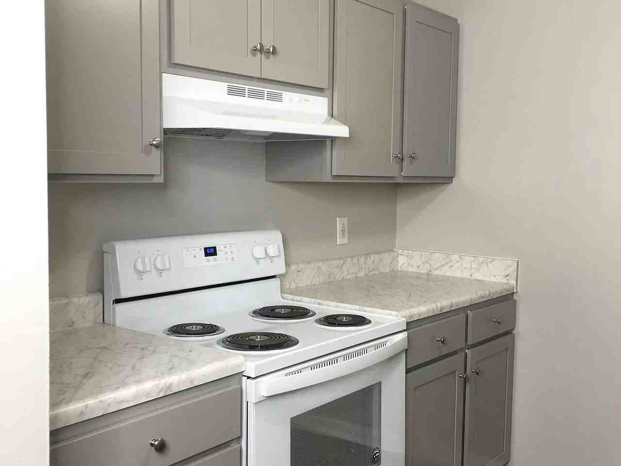 Flats at the Pike - Photo 5 of 20