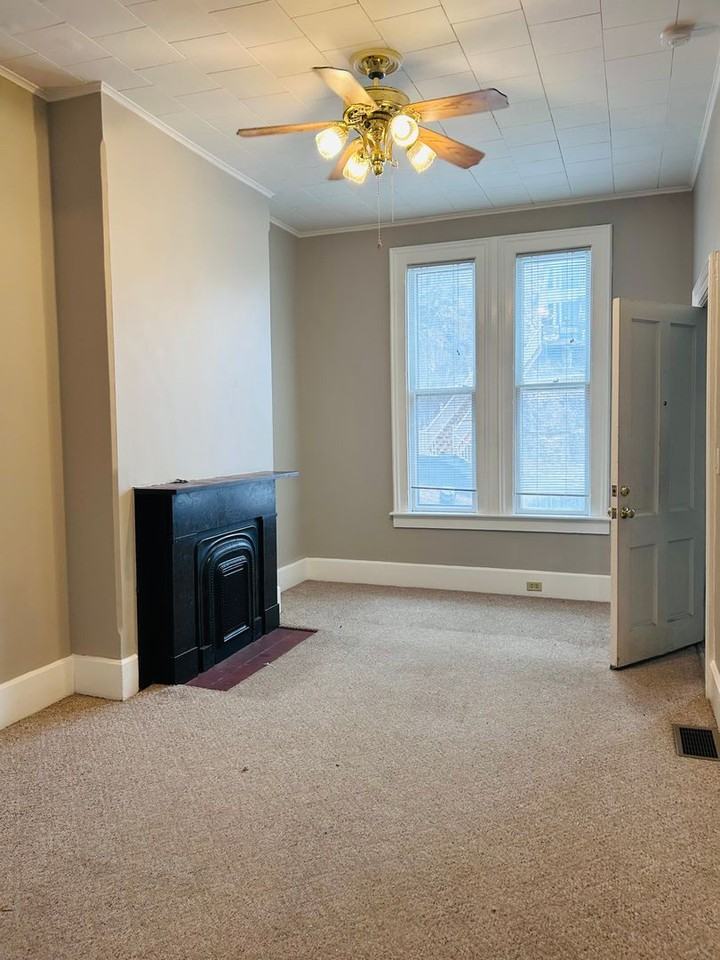 1737 Madison St - Photo 4 of 14