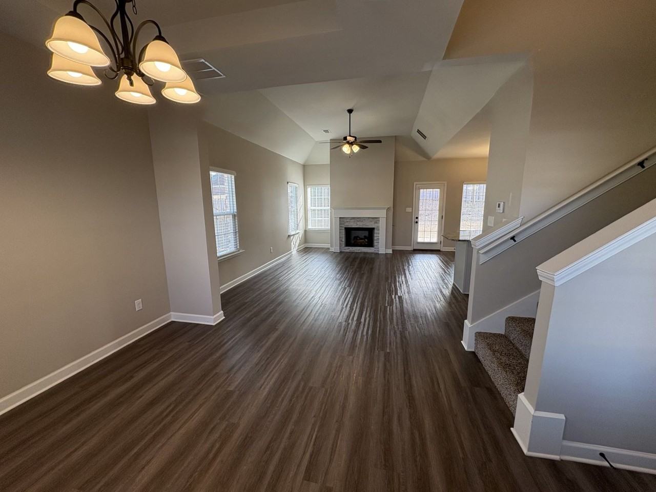 2113 Metcalf Way - Photo 2 of 16