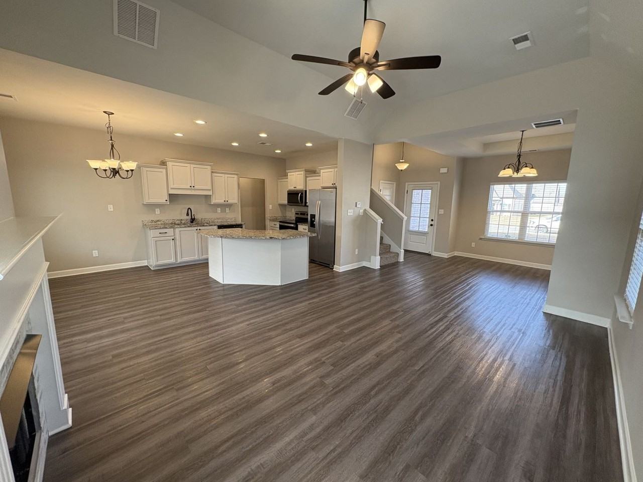 2113 Metcalf Way - Photo 4 of 16