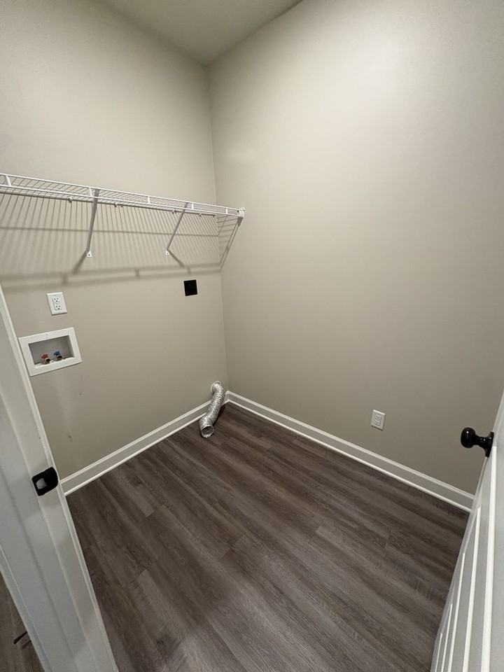 2113 Metcalf Way - Photo 6 of 16