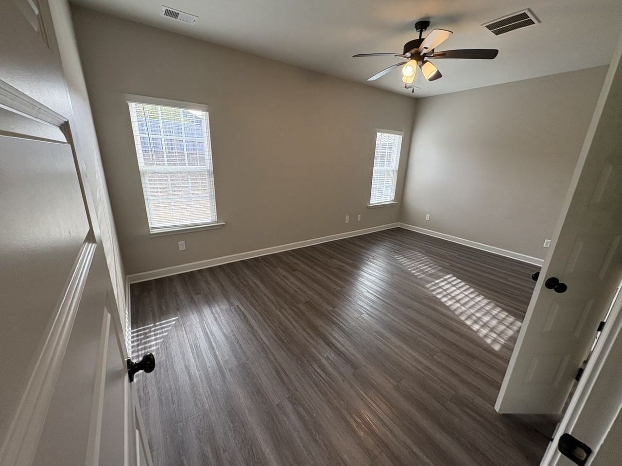 2113 Metcalf Way - Photo 7 of 16