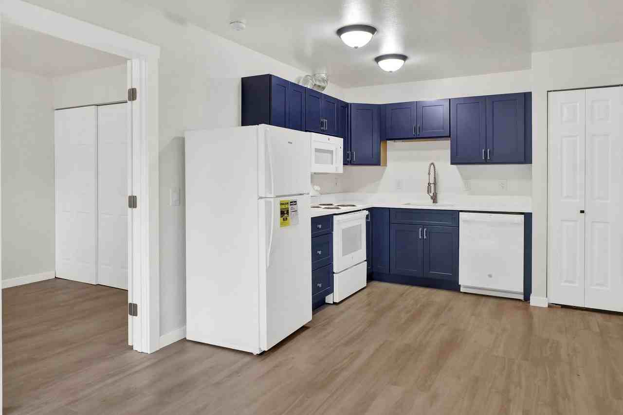 1405 E Sunset Drive - Photo 7 of 20