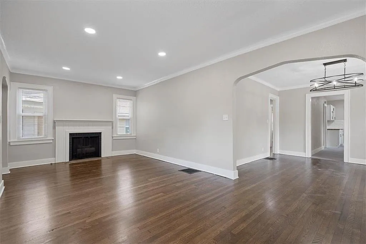 5247 Olive St - Photo 5 of 28