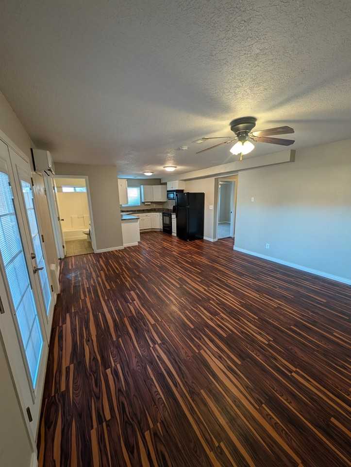 236 W 635 N - Photo 3 of 21