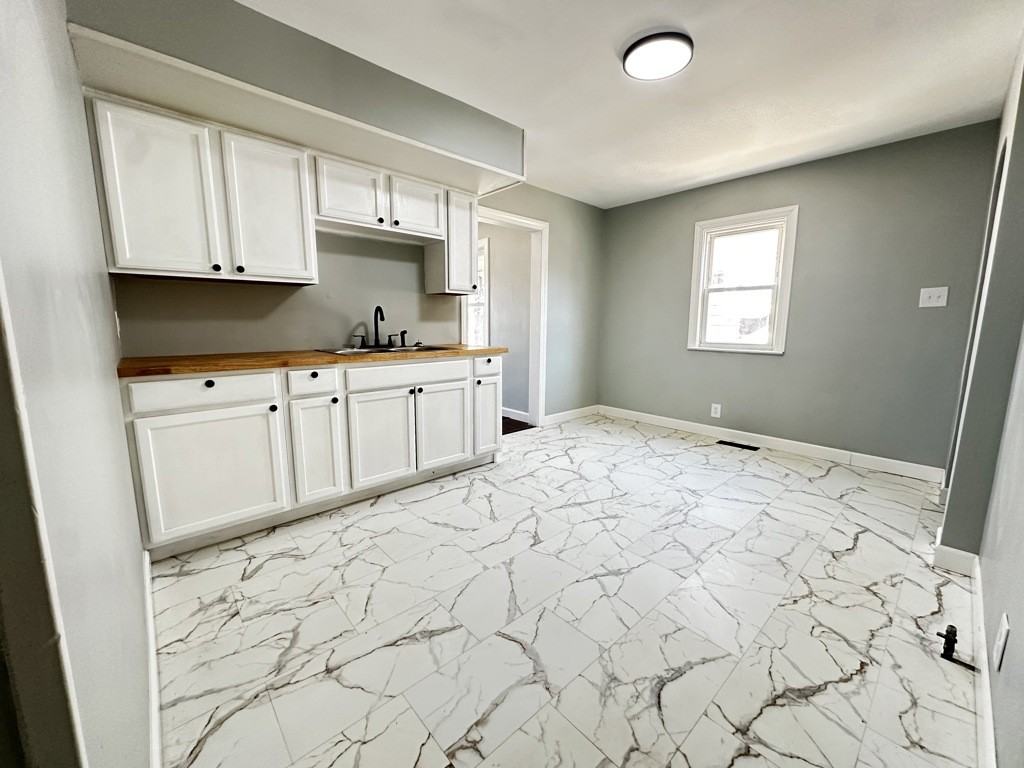 1717 E 34th St #1719 - Photo 5 of 19