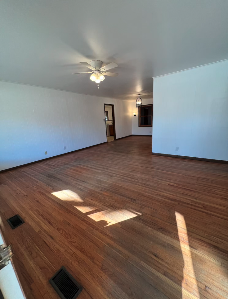 1123 E 53rd Pl - Photo 4 of 23