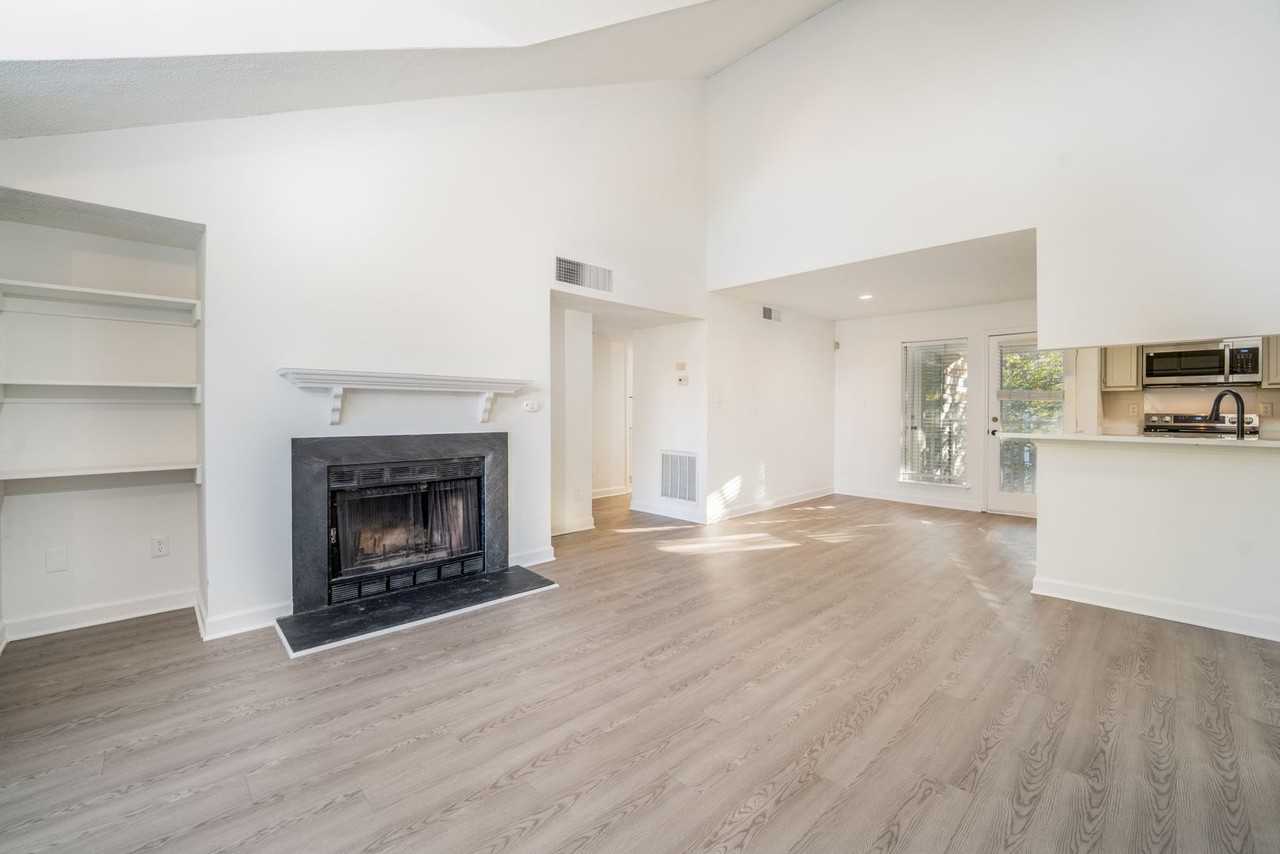 McIver Square Apartments - Photo 3 of 17