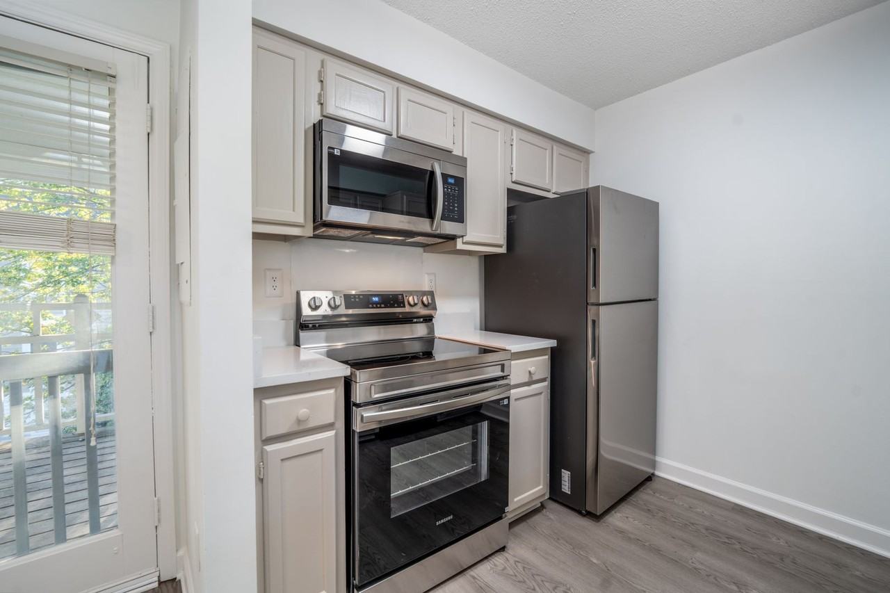 McIver Square Apartments - Photo 6 of 17