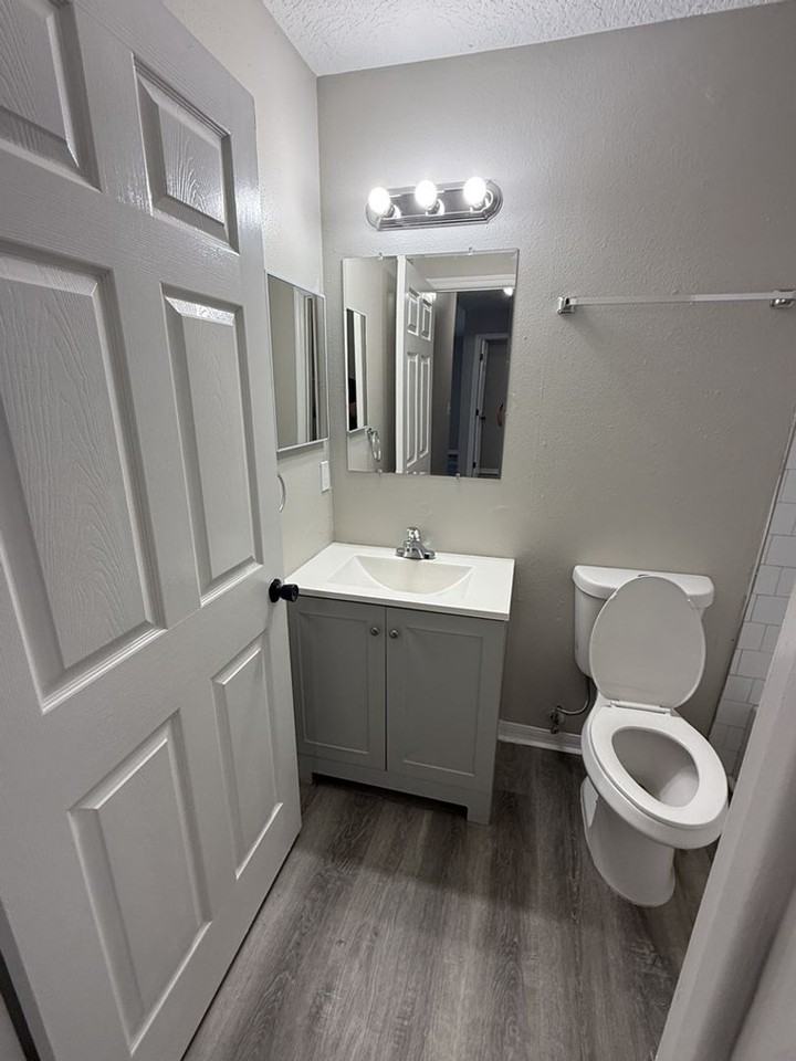 2213 E 17th Ave - Photo 6 of 12