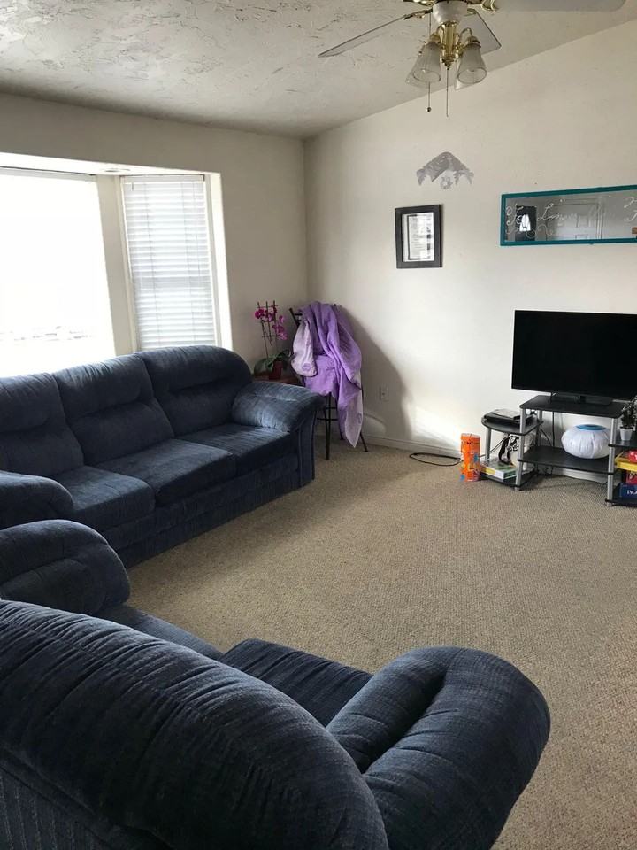 The Avenues - Photo 3 of 6