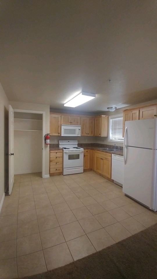 The Avenues - Photo 6 of 6