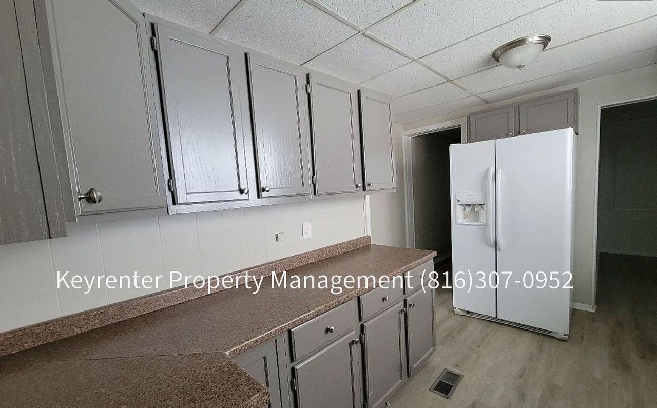 142 N Bellaire Ave - Photo 2 of 20