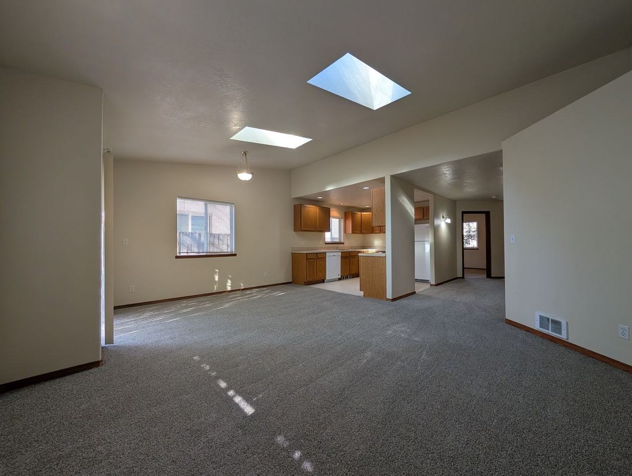 767 Stephens Dr - Photo 6 of 22