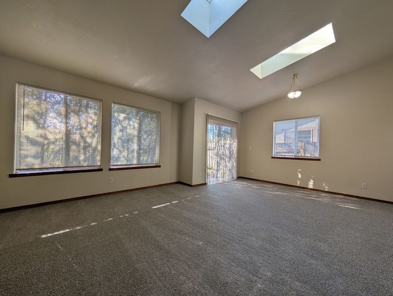 767 Stephens Dr - Photo 7 of 22