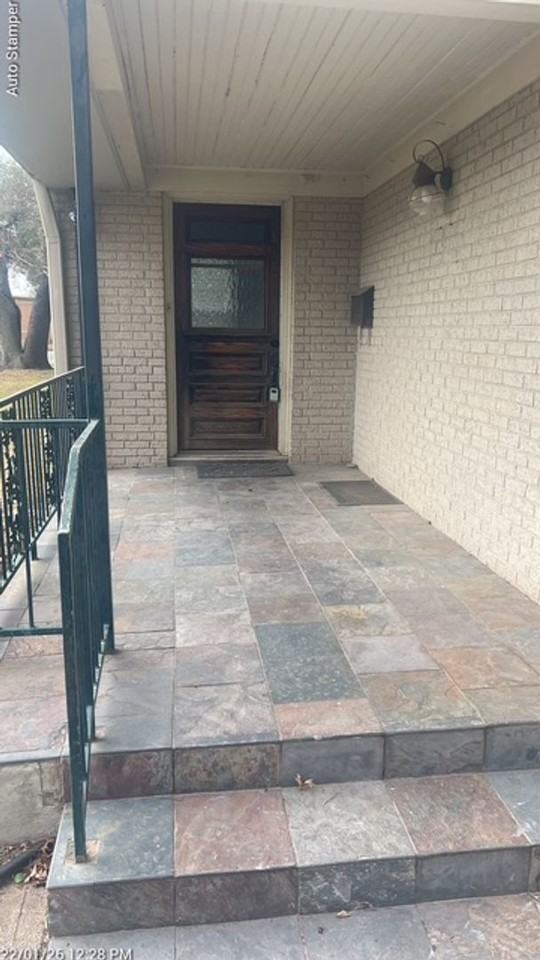 3200 S Hills Ave - Photo 4 of 38