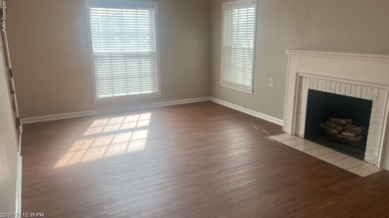 3200 S Hills Ave - Photo 5 of 38