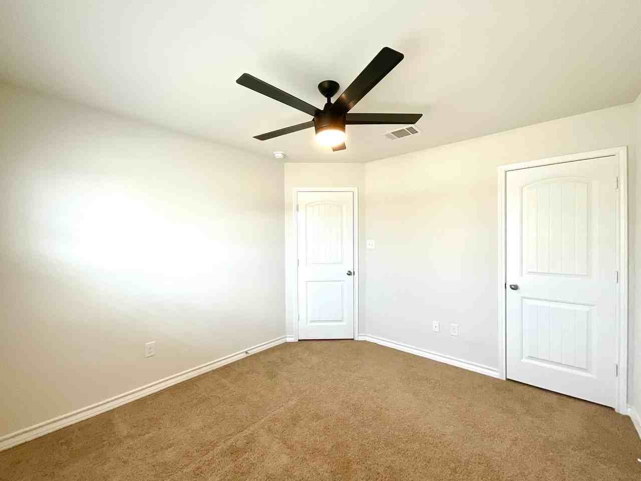 6326 Encore Oaks - Photo 5 of 37