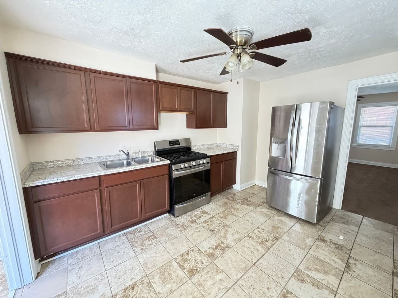 934 Camden Ave - Photo 6 of 16