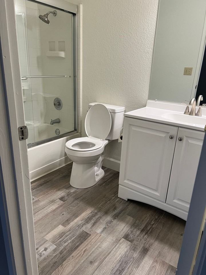 330 Leslie Cmn - Photo 2 of 15