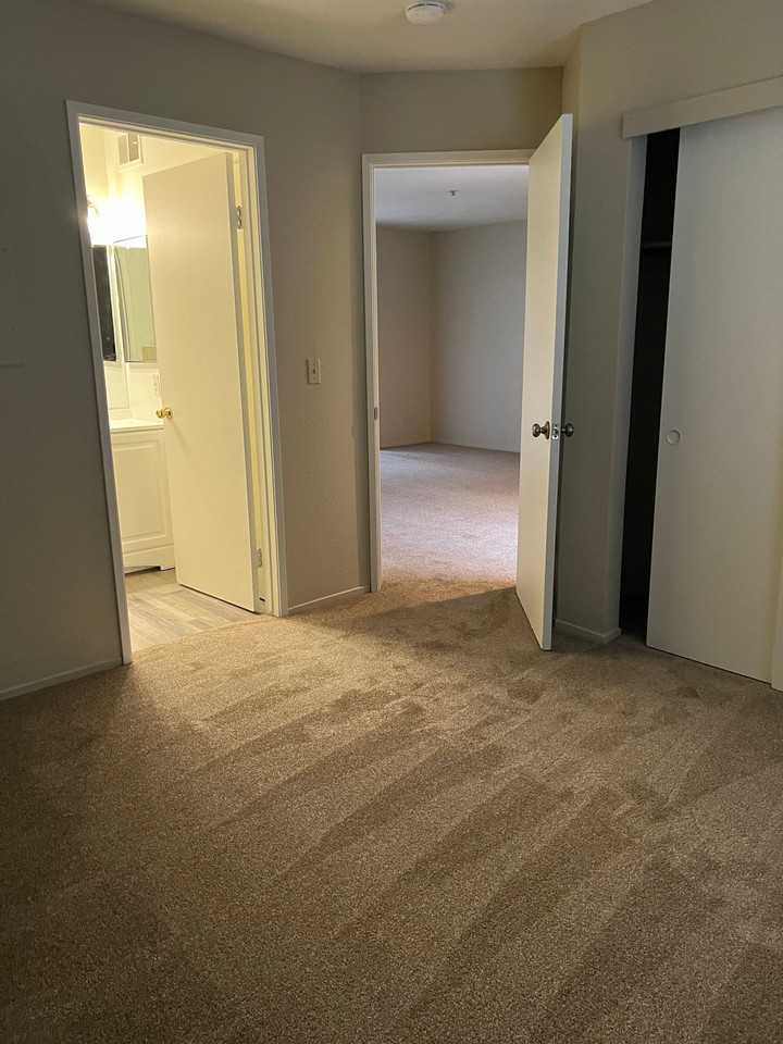 330 Leslie Cmn - Photo 6 of 15