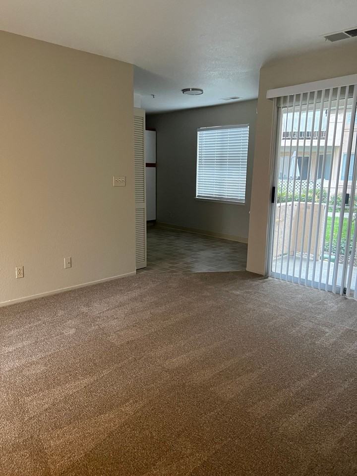 330 Leslie Cmn - Photo 7 of 15