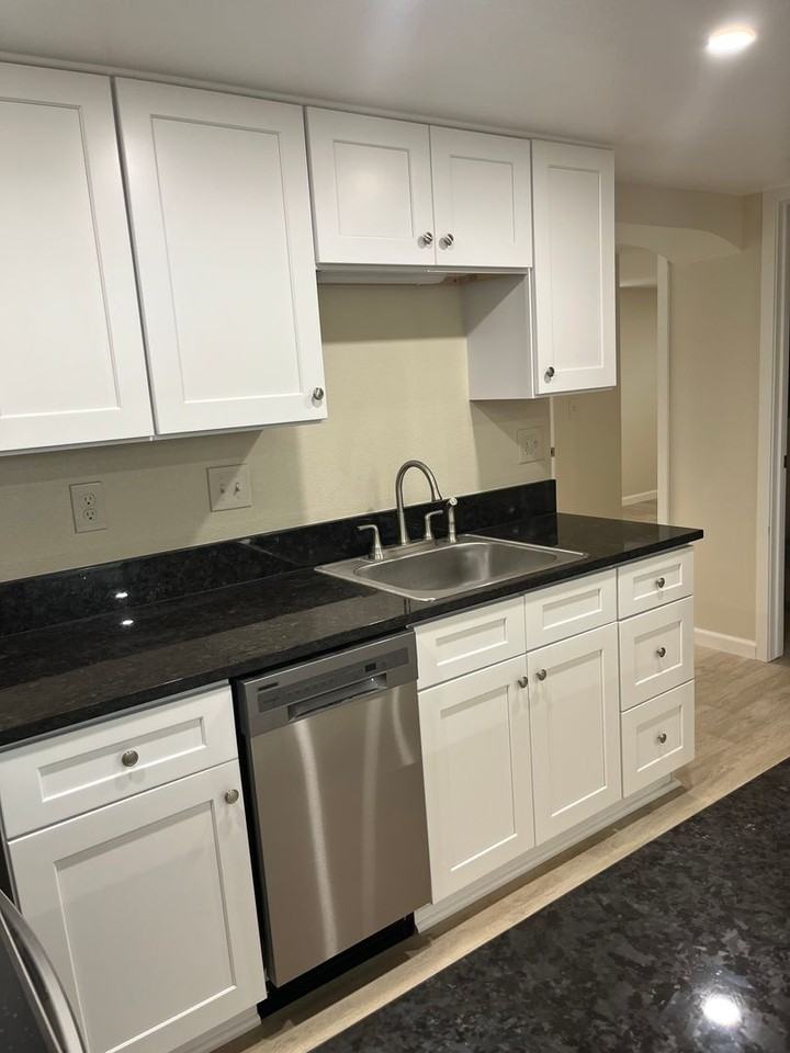 263 Cheney St - Photo 6 of 9