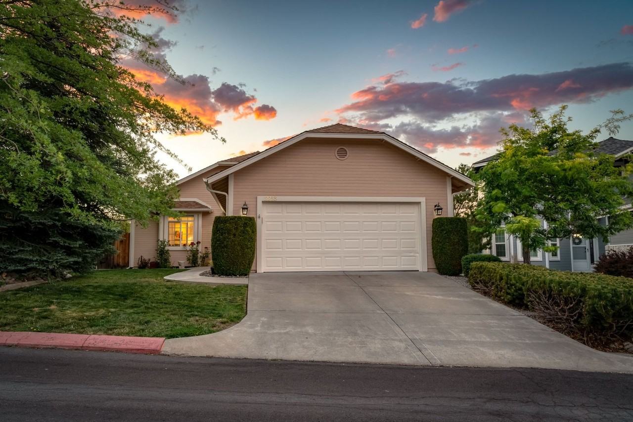 2255 Wide Horizon Dr - Photo 3 of 40