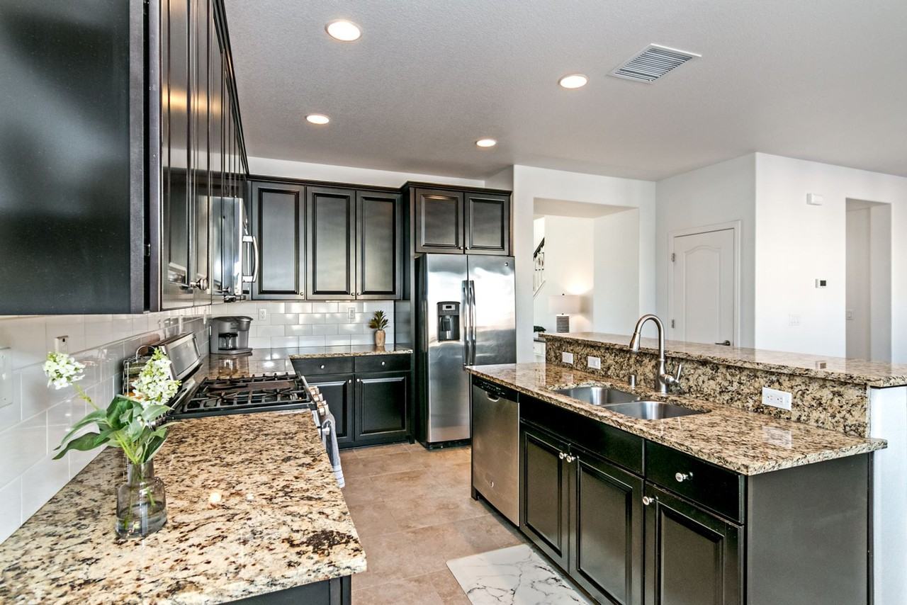 10615 Brittany Park Dr - Photo 3 of 30