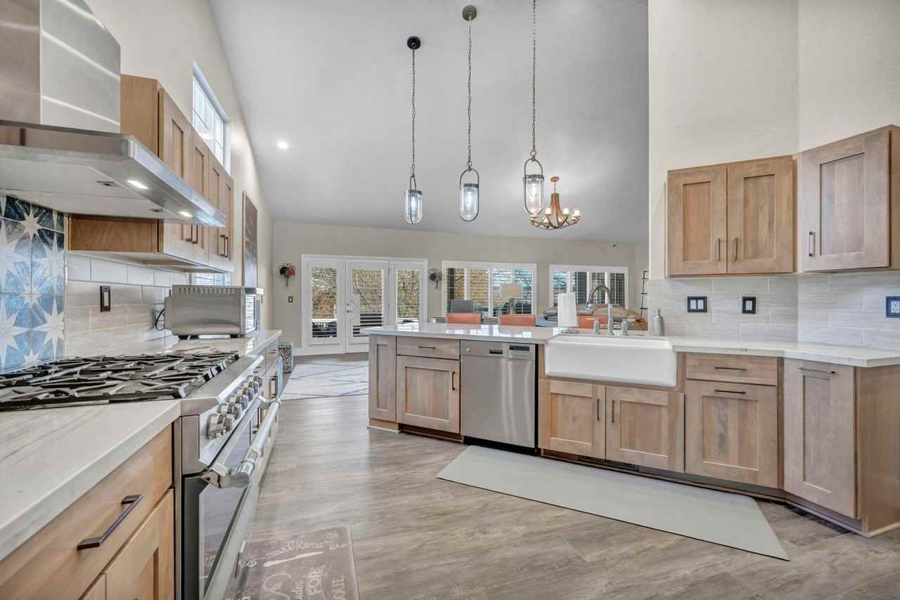 6500 Brookview Cir - Photo 7 of 30