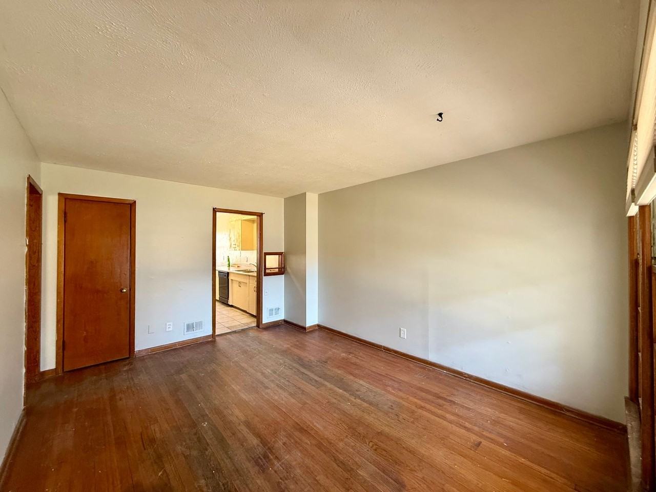 2263 S Glendale St - Photo 2 of 12