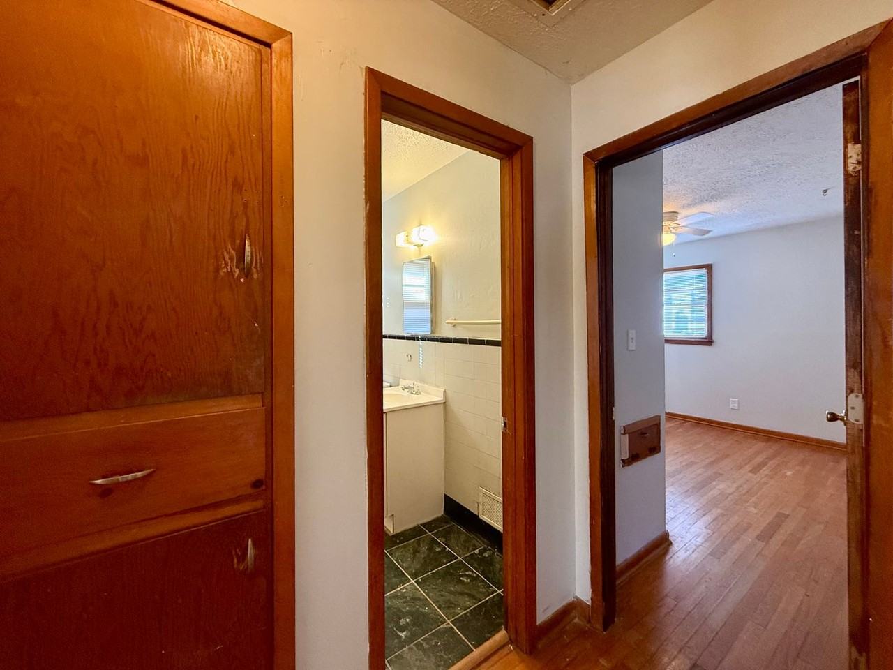 2263 S Glendale St - Photo 3 of 12