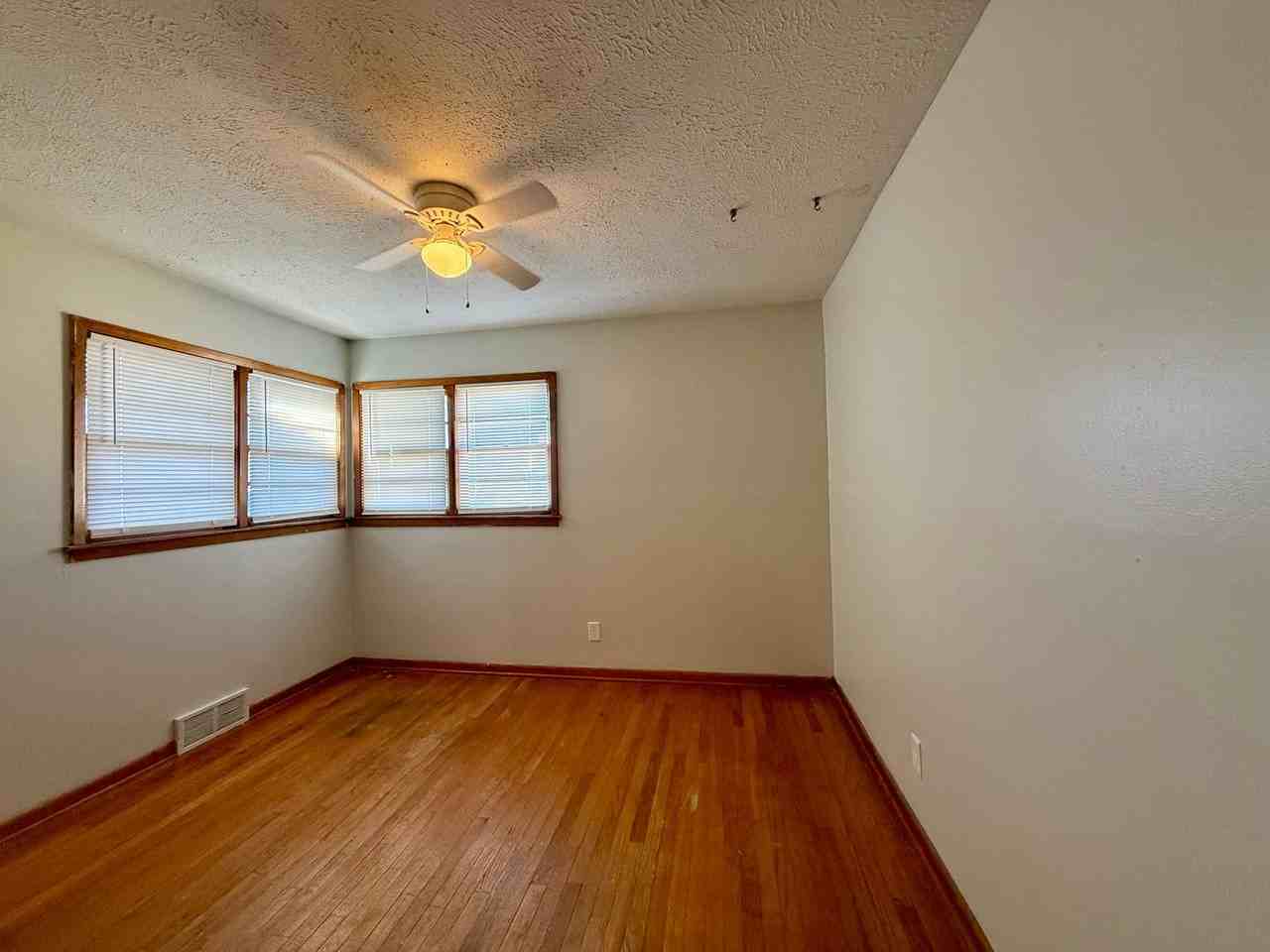 2263 S Glendale St - Photo 4 of 12