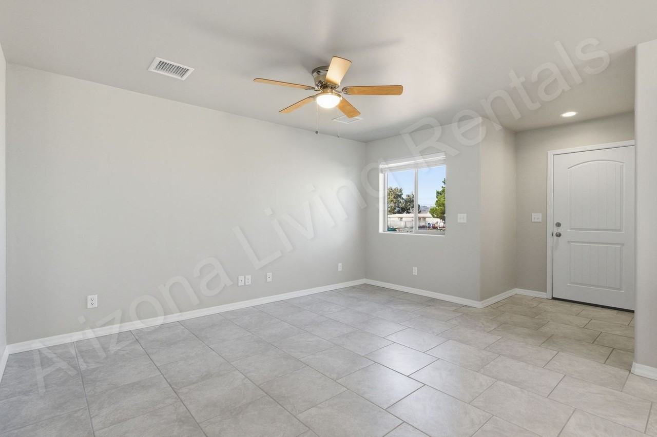 3906 E John L Ave - Photo 4 of 21