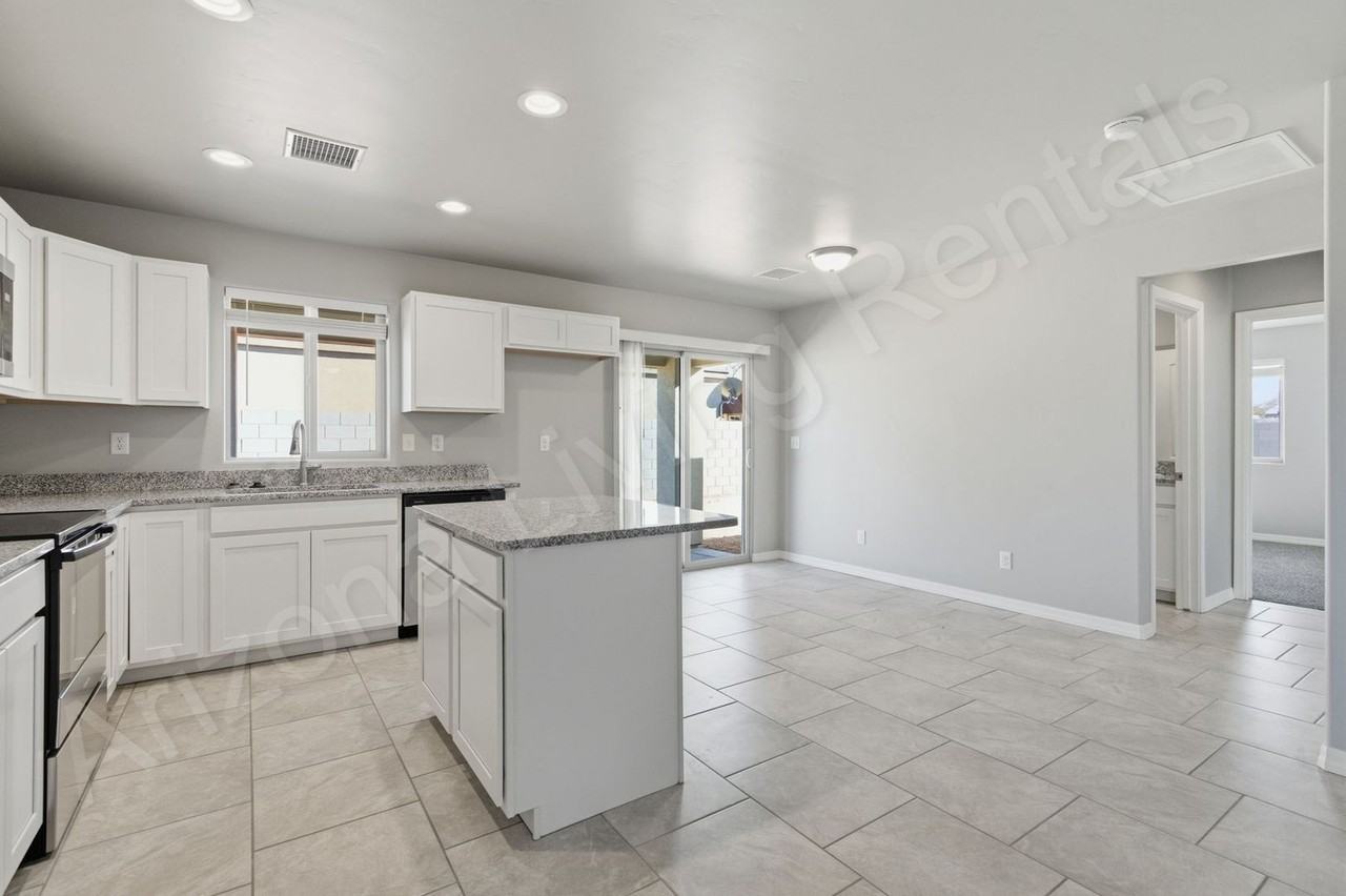 3906 E John L Ave - Photo 6 of 21