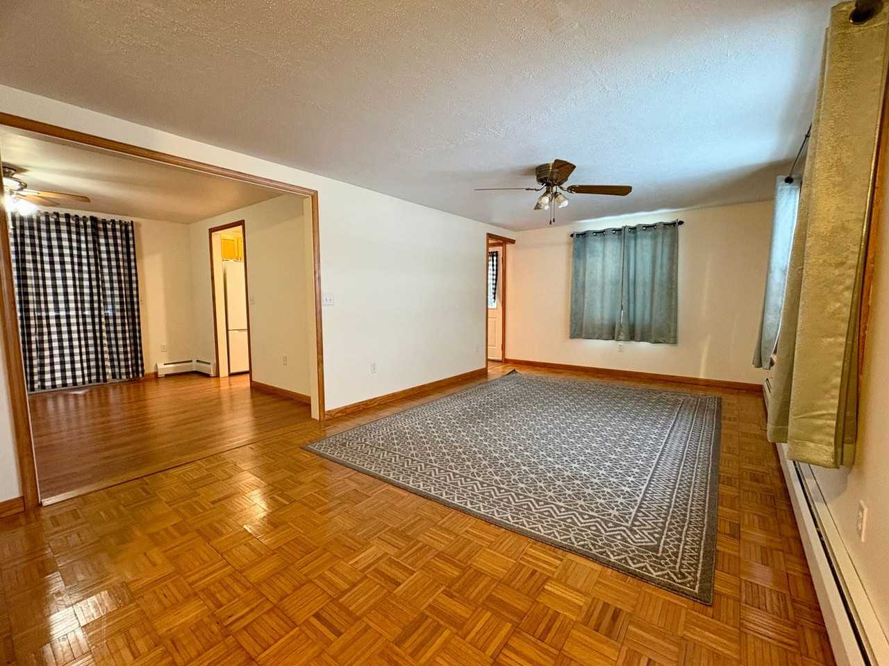 469 S Center St - Photo 3 of 32