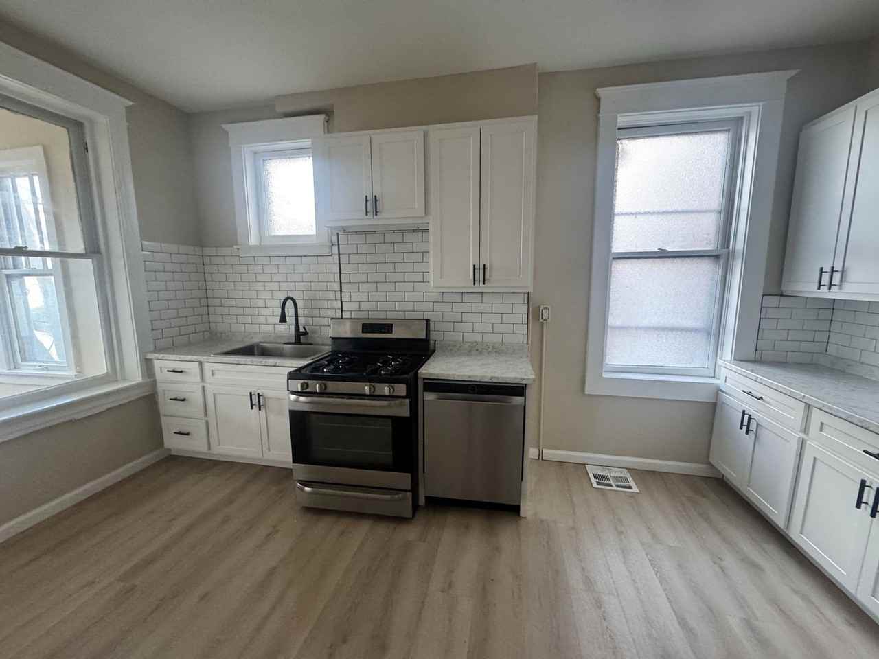 6109 Virginia Ave #1G - Photo 3 of 19