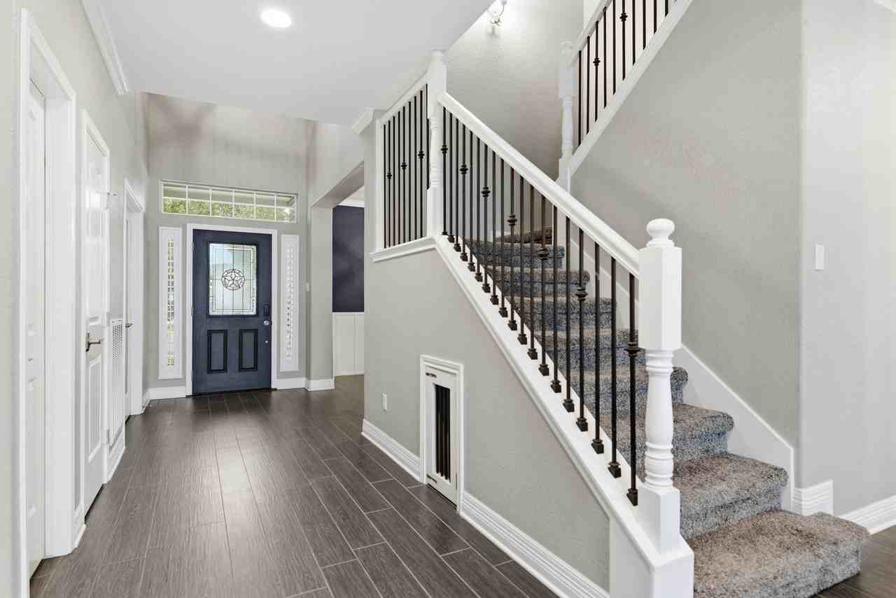 3130 Red Maple Dr - Photo 3 of 29