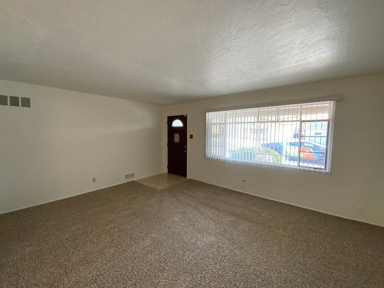 2005 Glorieta St Ne - Photo 5 of 38