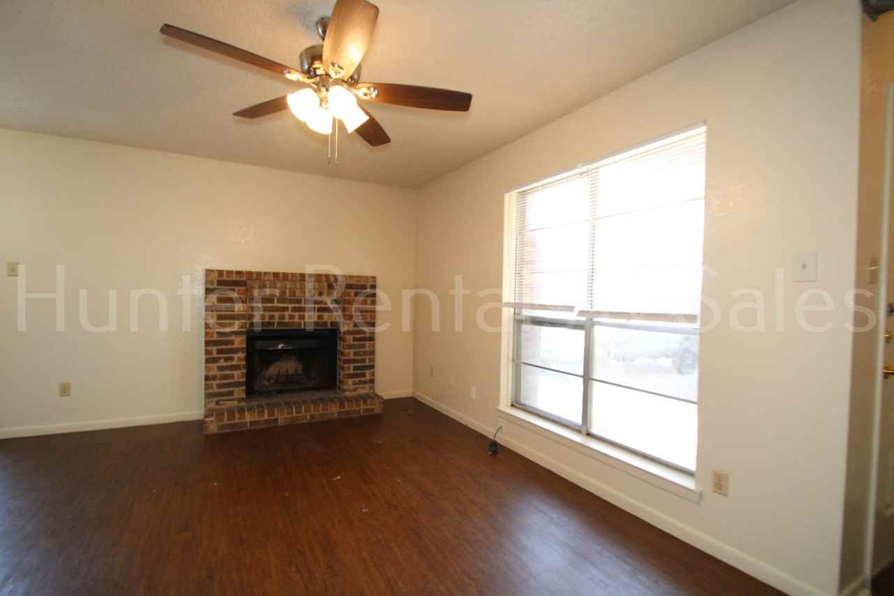 3002 Chaucer Dr Apt A - Photo 5 of 22
