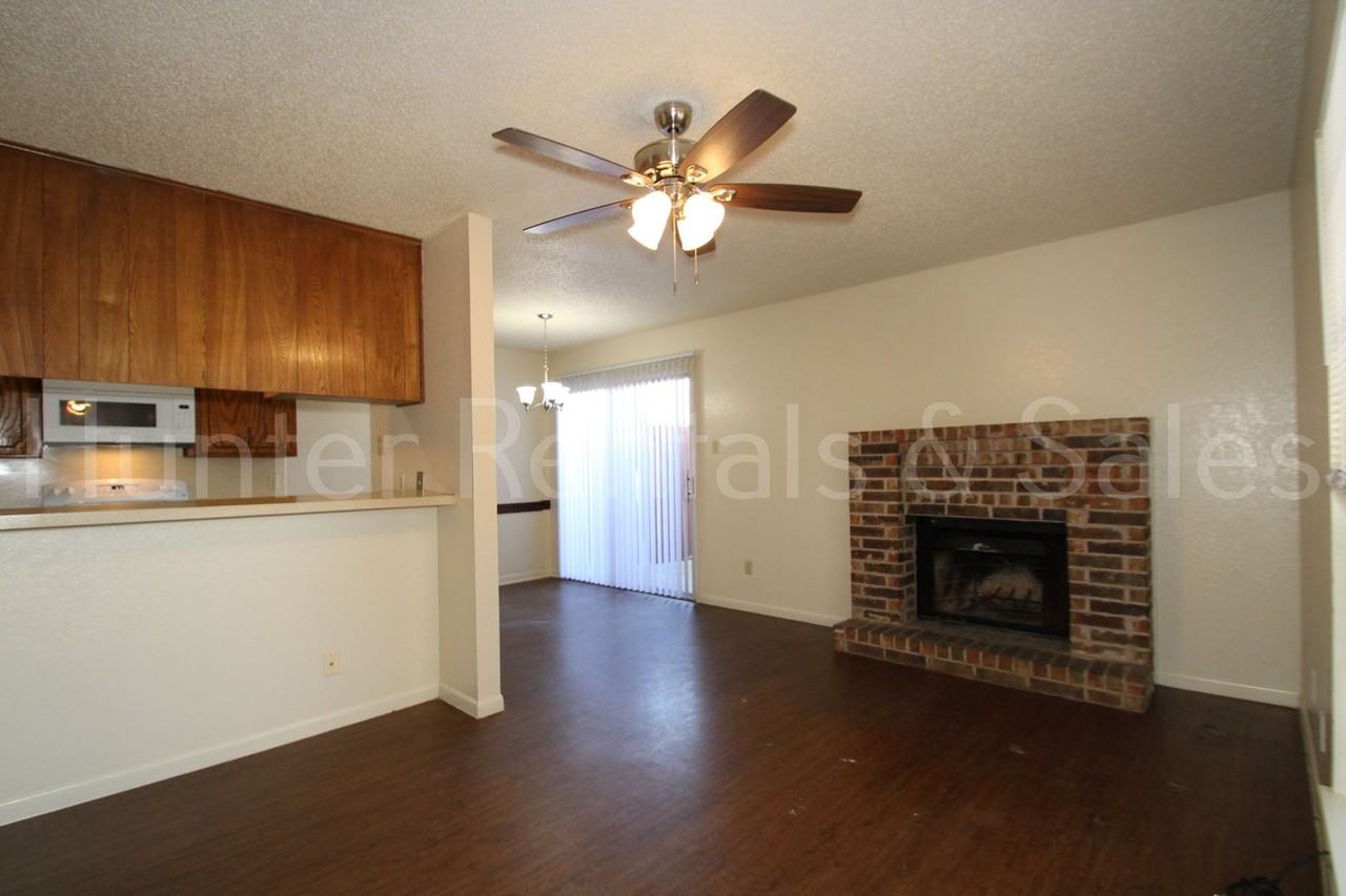 3002 Chaucer Dr Apt A - Photo 6 of 22