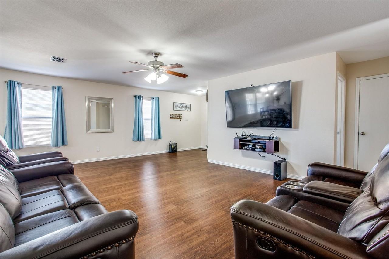 5005 Village Stone Ct - Photo 5 of 35