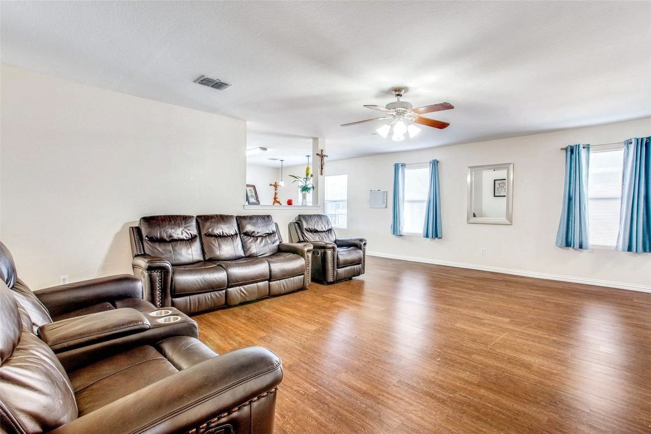 5005 Village Stone Ct - Photo 6 of 35