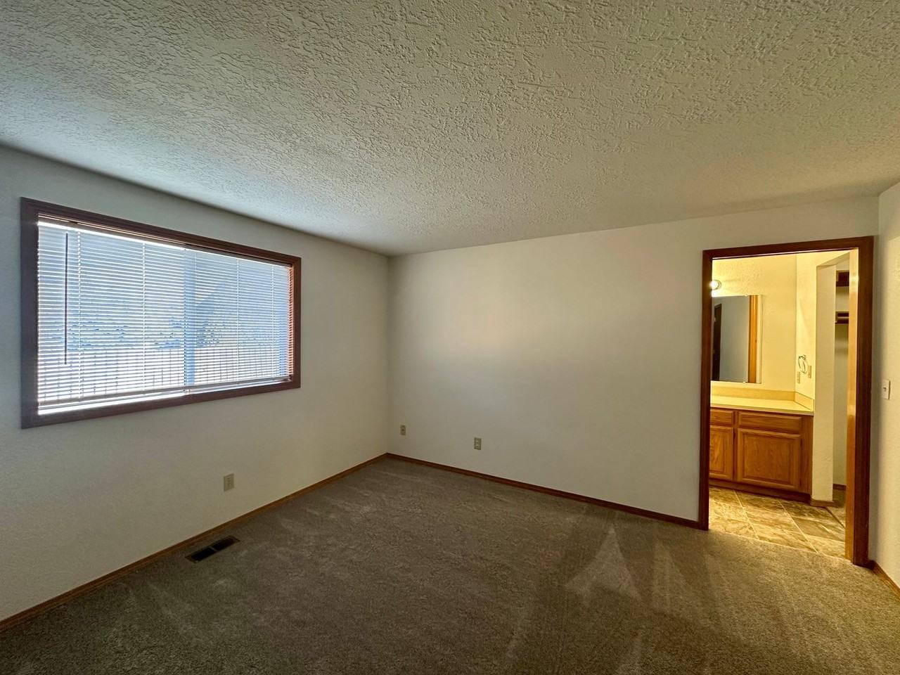 1963 Waymire St Nw - Photo 7 of 18