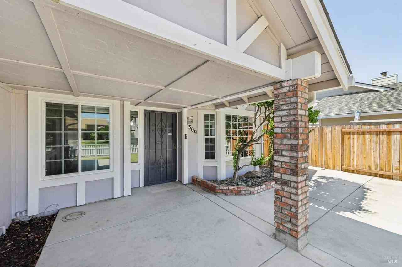 309 Nancy Ln - Photo 2 of 19