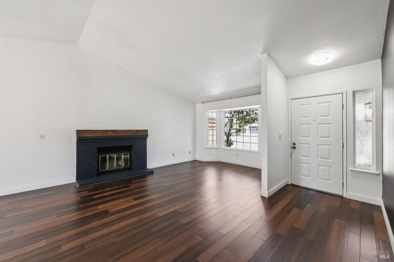 309 Nancy Ln - Photo 3 of 19