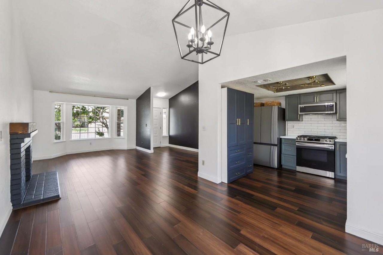 309 Nancy Ln - Photo 7 of 19