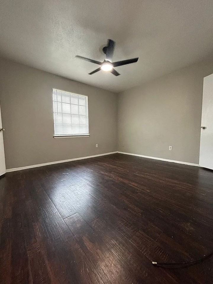 Oaklawn Place - Photo 7 of 10